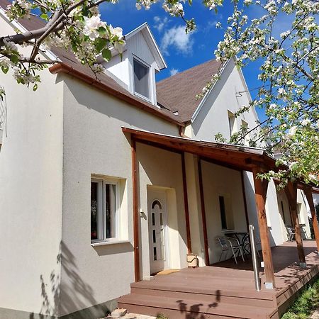 Апартаменты Bridgehaus Балатонфюред Экстерьер фото